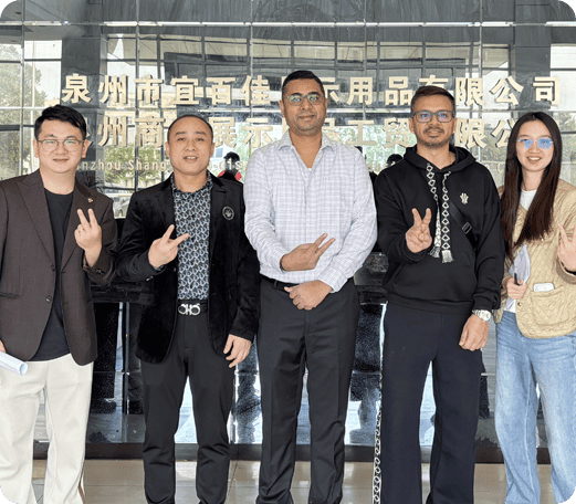 2 521x452 客户来访